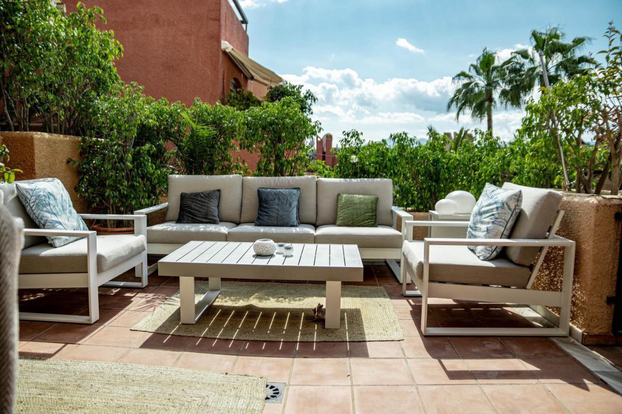 Сasa de vacaciones Tropical Palmy 3 Bedroom Townhouse In Nueva Andalucia Close To Puerto Banus *