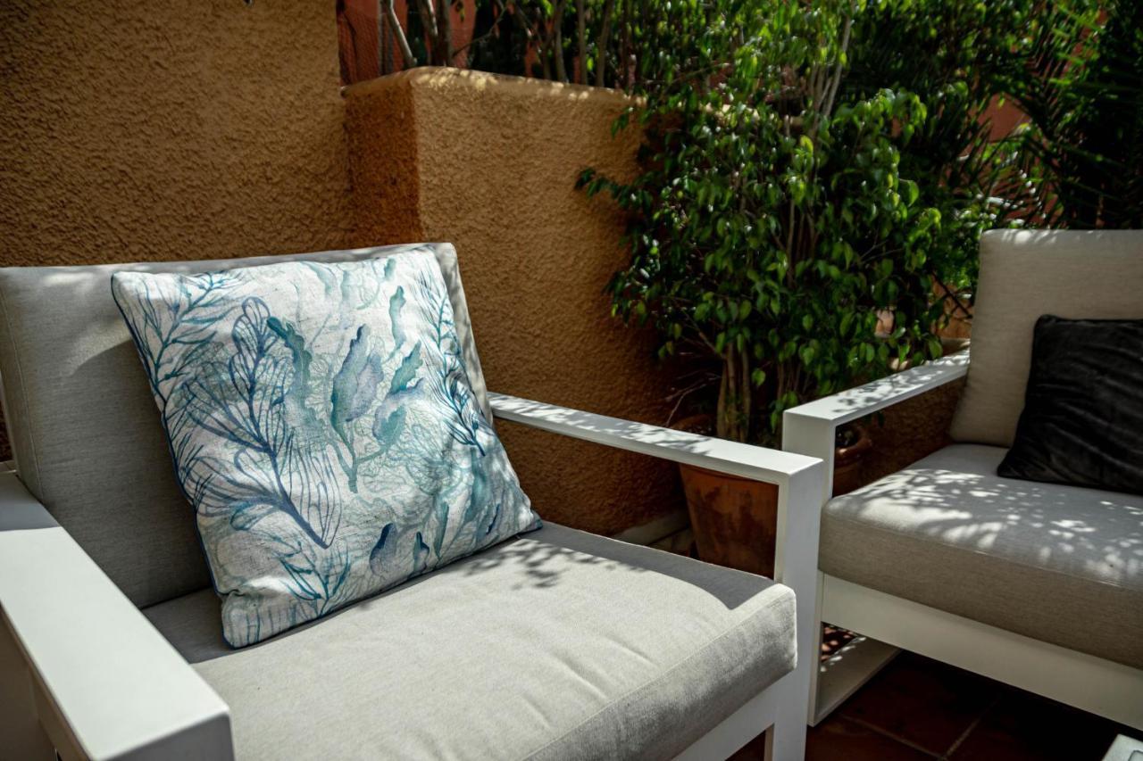 Tropical Palmy 3 Bedroom Townhouse In Nueva Andalucia Close To Puerto Banus Сasa de vacaciones *